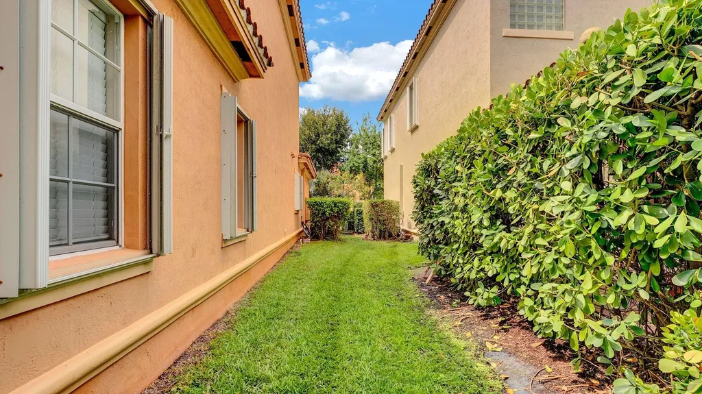 10641 Willow Oak Court Wellington FL 33414