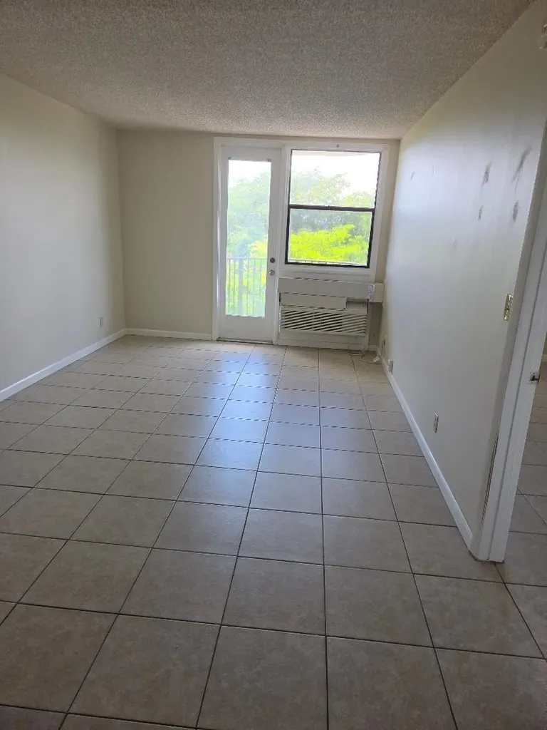 2701 Riverside Drive Coral Springs FL 33065