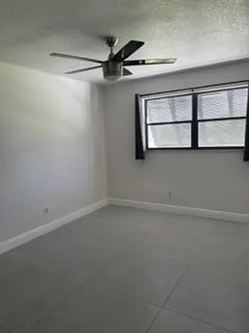 1660 W Golfview Drive Pembroke Pines FL 33026