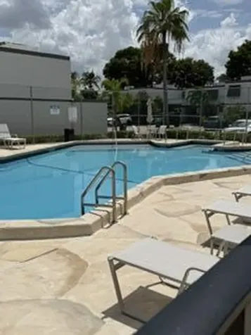 1660 W Golfview Drive Pembroke Pines FL 33026