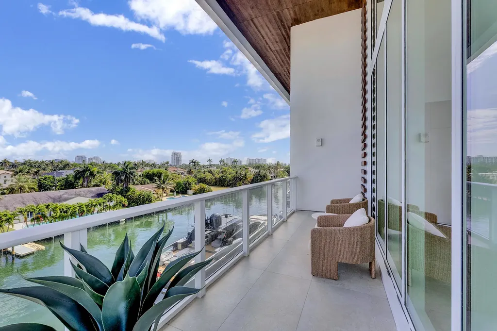 2321 SE 17th Street Fort Lauderdale FL 33316