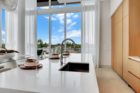 2321 SE 17th Street Fort Lauderdale FL 33316