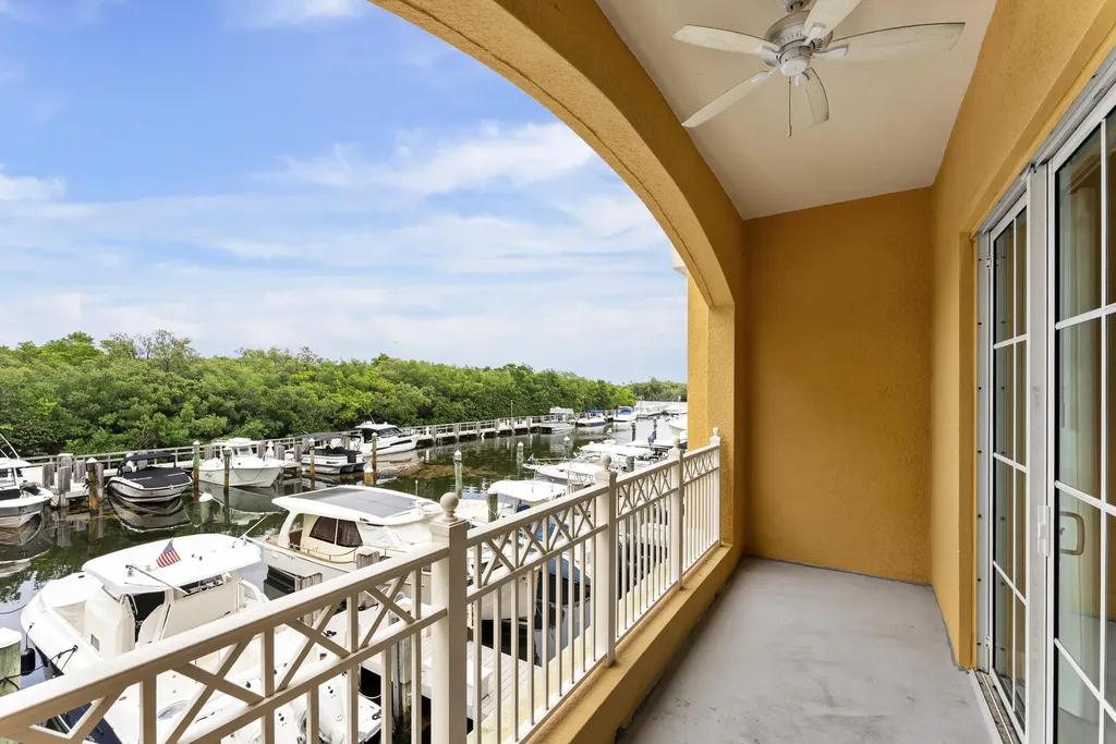 643 Casa Loma Boulevard Boynton Beach FL 33435