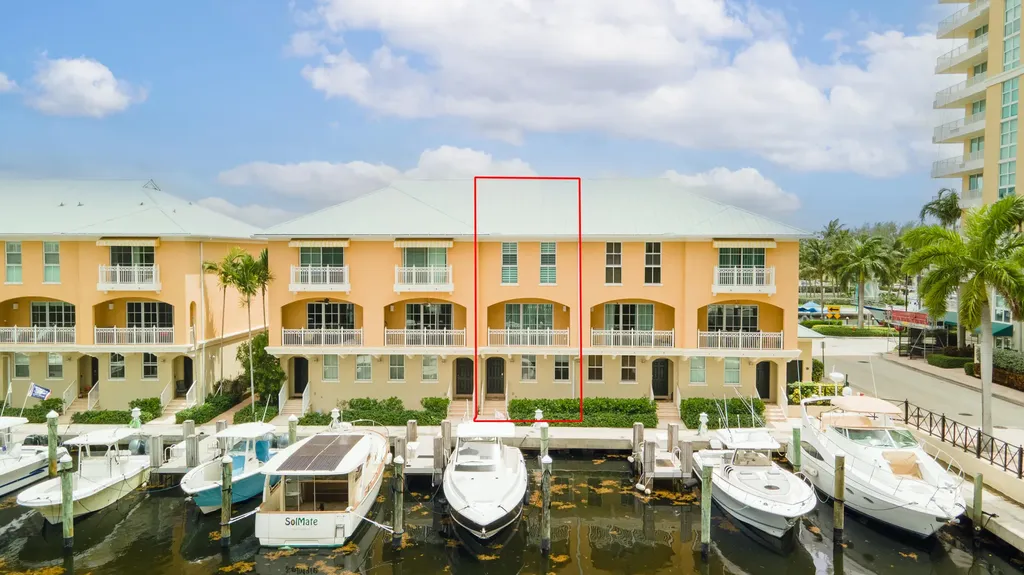 643 Casa Loma Boulevard Boynton Beach FL 33435