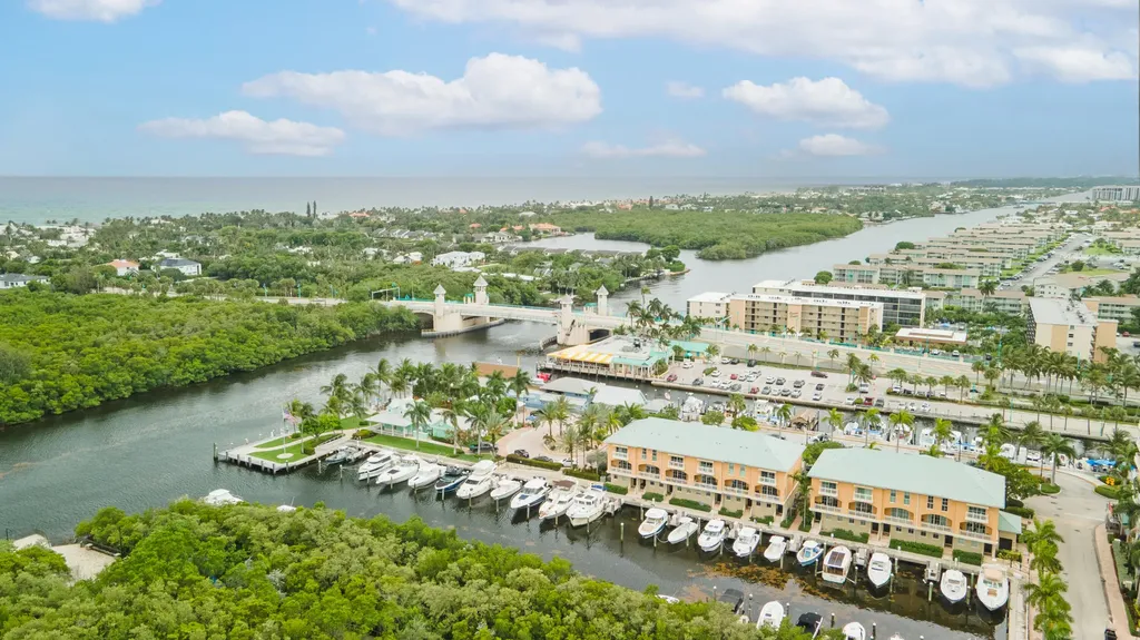 643 Casa Loma Boulevard Boynton Beach FL 33435