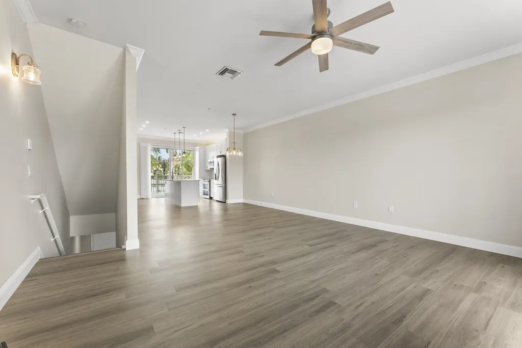 643 Casa Loma Boulevard Boynton Beach FL 33435