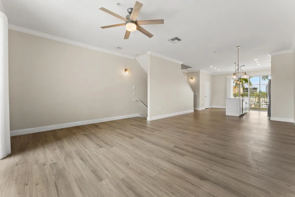 643 Casa Loma Boulevard Boynton Beach FL 33435