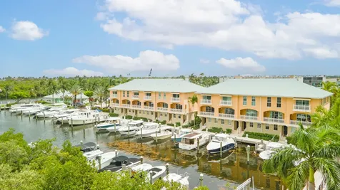 643 Casa Loma Boulevard Boynton Beach FL 33435