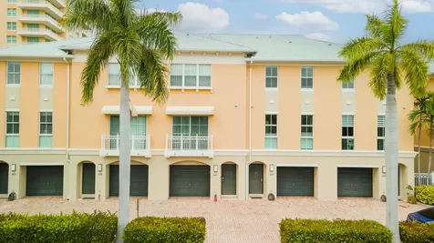 643 Casa Loma Boulevard Boynton Beach FL 33435