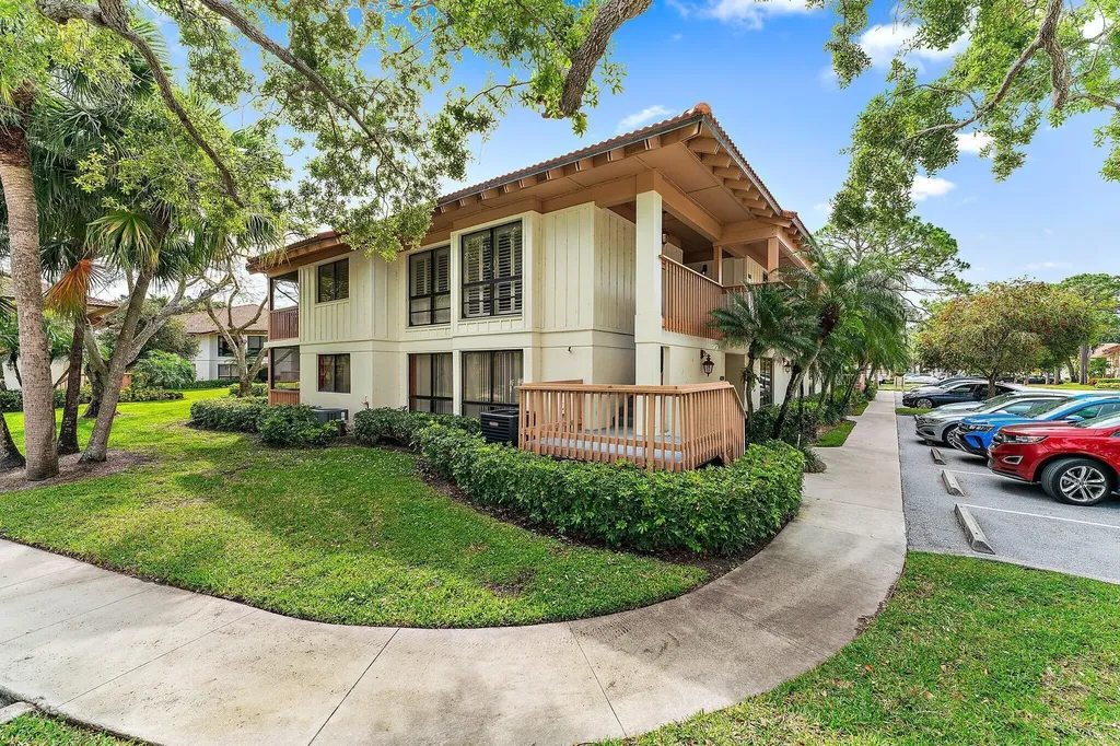 433 Brackenwood Lane N Palm Beach Gardens FL 33418
