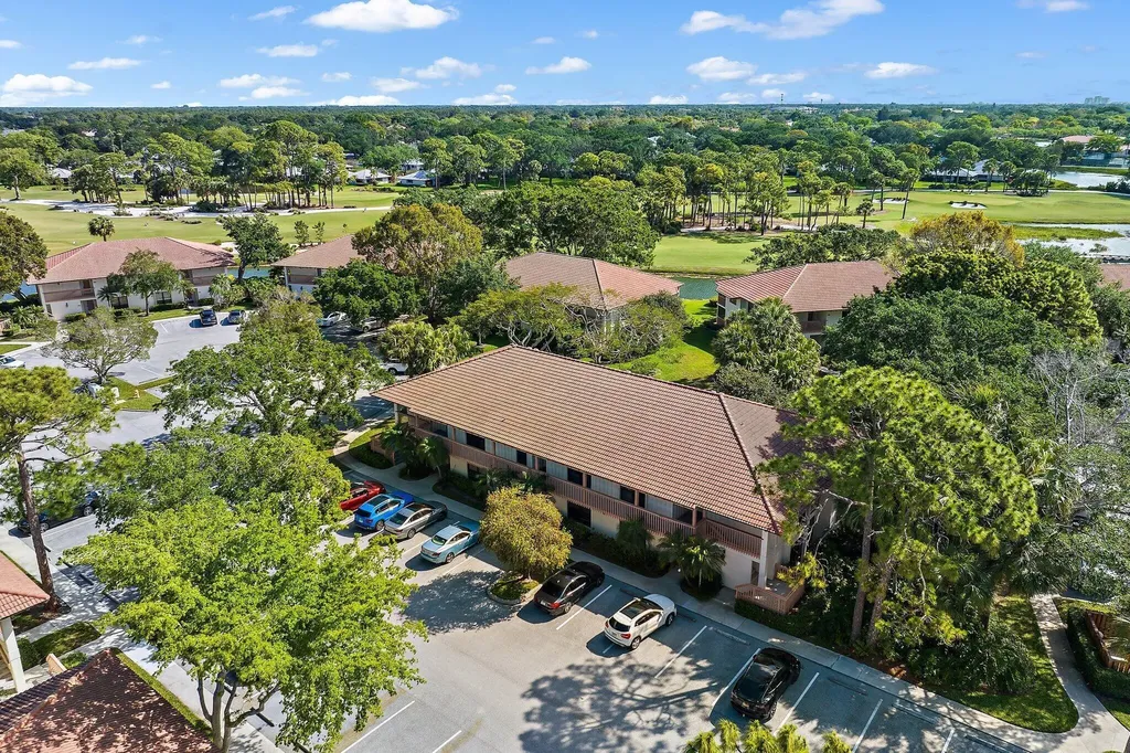 433 Brackenwood Lane N Palm Beach Gardens FL 33418
