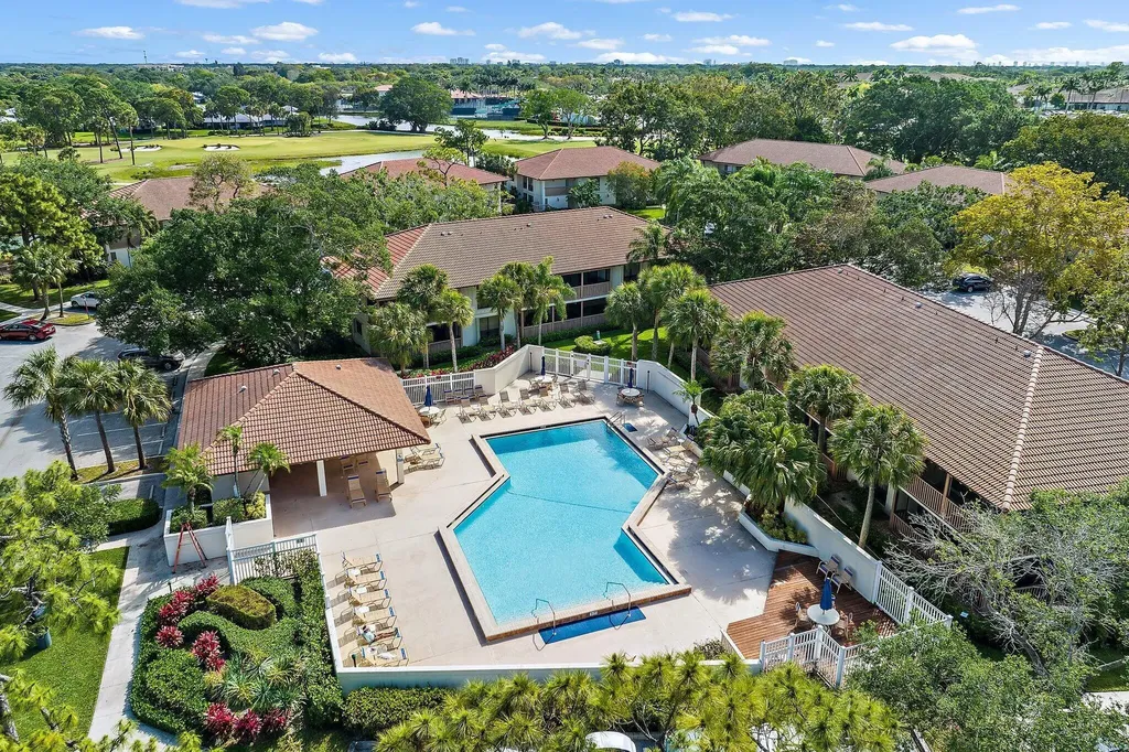 433 Brackenwood Lane N Palm Beach Gardens FL 33418