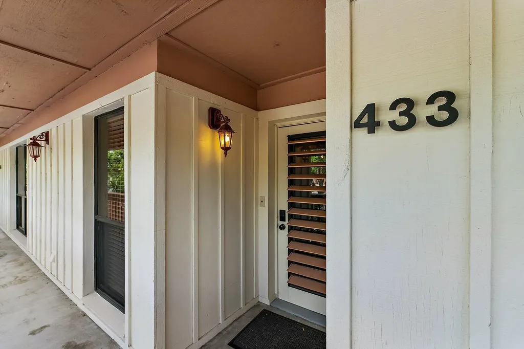 433 Brackenwood Lane N Palm Beach Gardens FL 33418