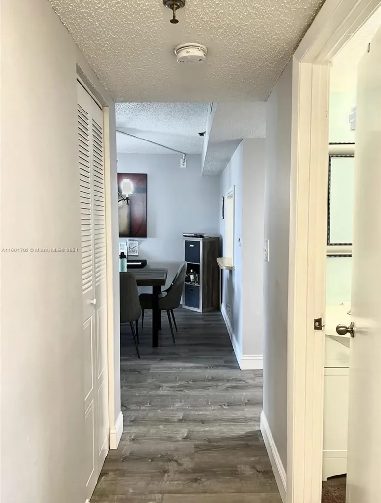 9235 SW 8th Street Boca Raton FL 33428
