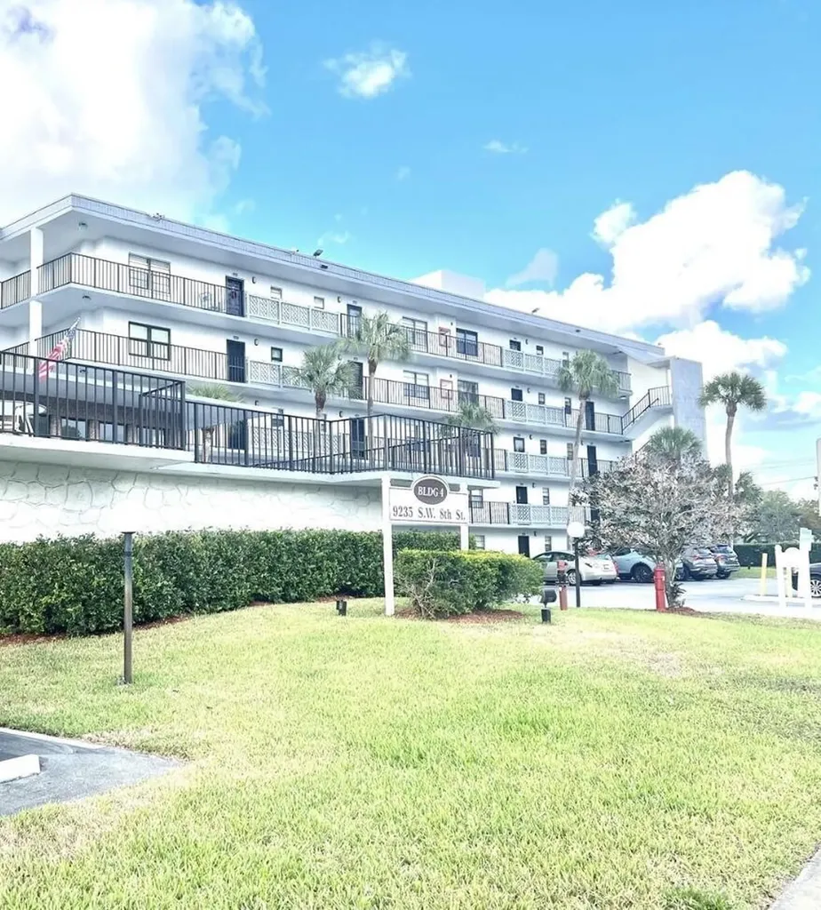 9235 SW 8th Street Boca Raton FL 33428