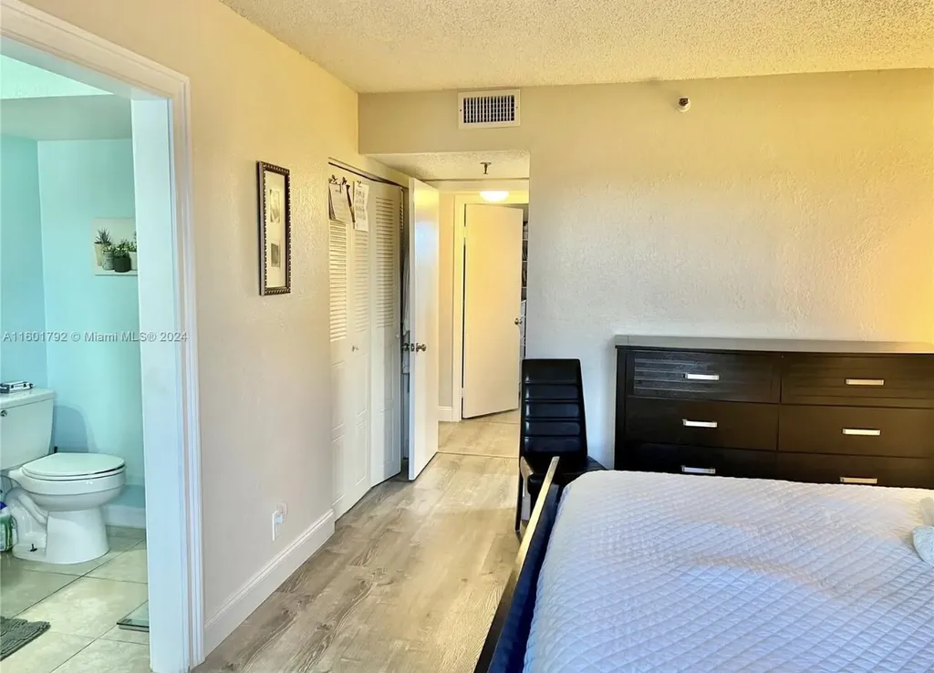 9235 SW 8th Street Boca Raton FL 33428