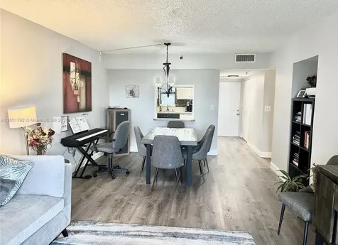 9235 SW 8th Street Boca Raton FL 33428