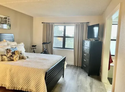 9235 SW 8th Street Boca Raton FL 33428