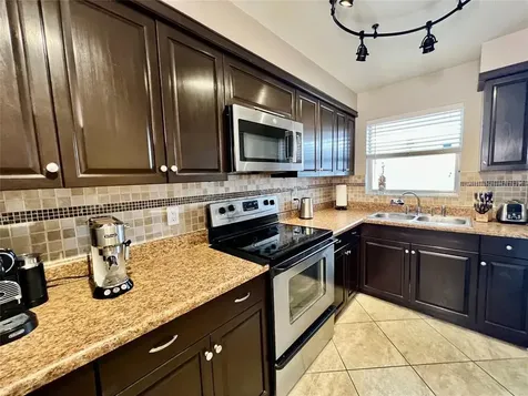 160 NE 8th Avenue Hallandale Beach FL 33009