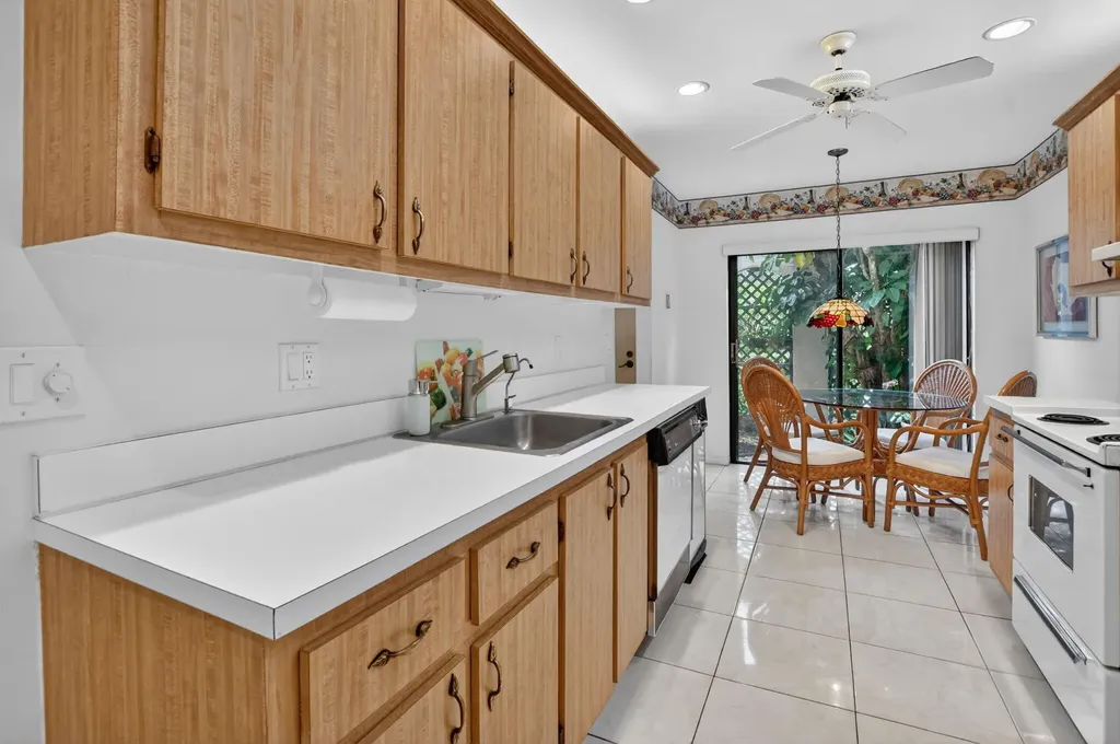 8045 Eastlake Drive Boca Raton FL 33433
