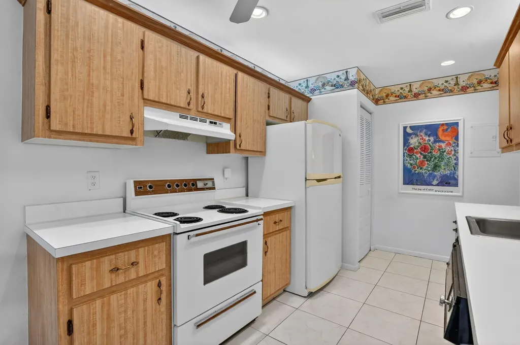 8045 Eastlake Drive Boca Raton FL 33433