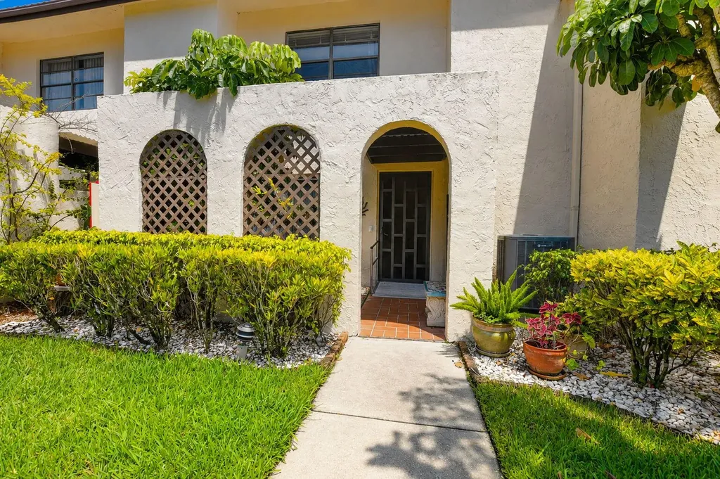 8045 Eastlake Drive Boca Raton FL 33433