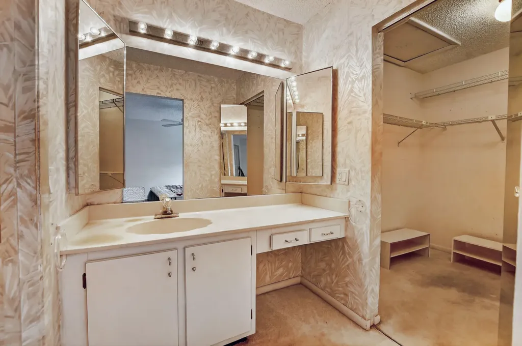 8045 Eastlake Drive Boca Raton FL 33433