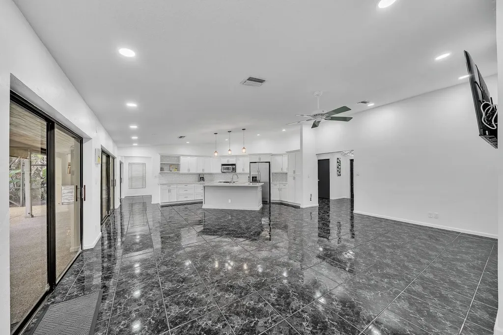 303 NW 105th Terrace Coral Springs FL 33071