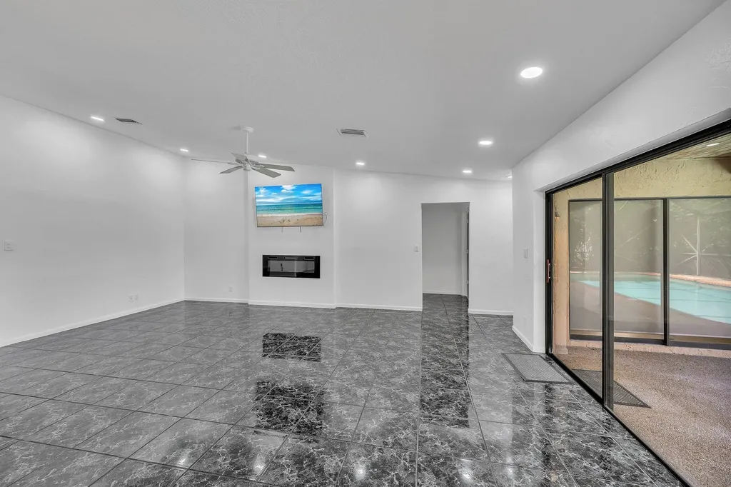 303 NW 105th Terrace Coral Springs FL 33071