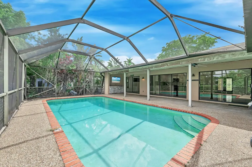 303 NW 105th Terrace Coral Springs FL 33071