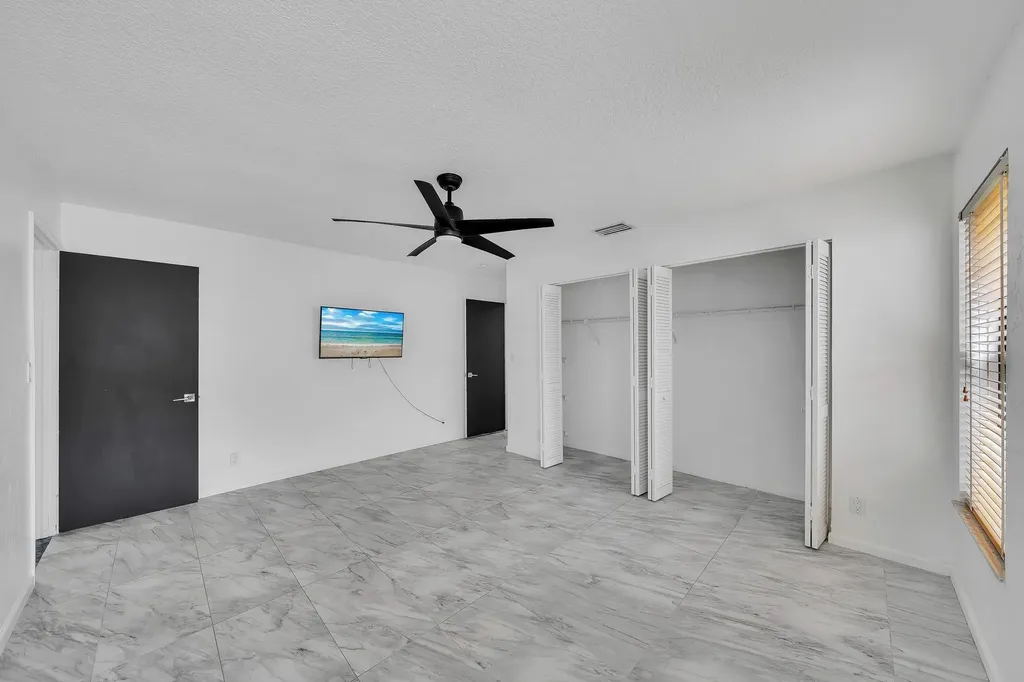 303 NW 105th Terrace Coral Springs FL 33071