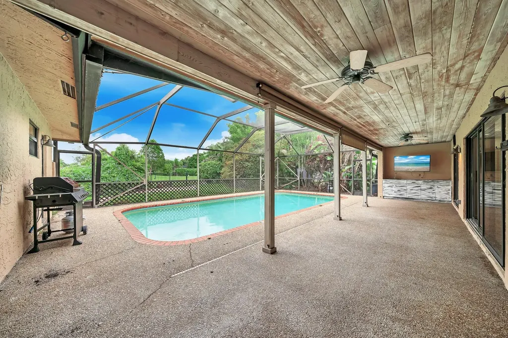 303 NW 105th Terrace Coral Springs FL 33071