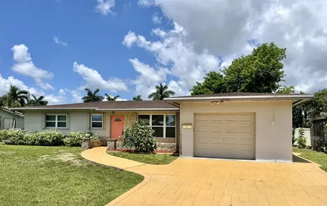 2090 NW 84th Terrace Pembroke Pines FL 33024