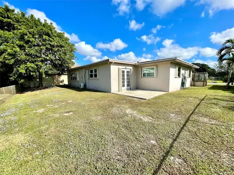 2090 NW 84th Terrace Pembroke Pines FL 33024