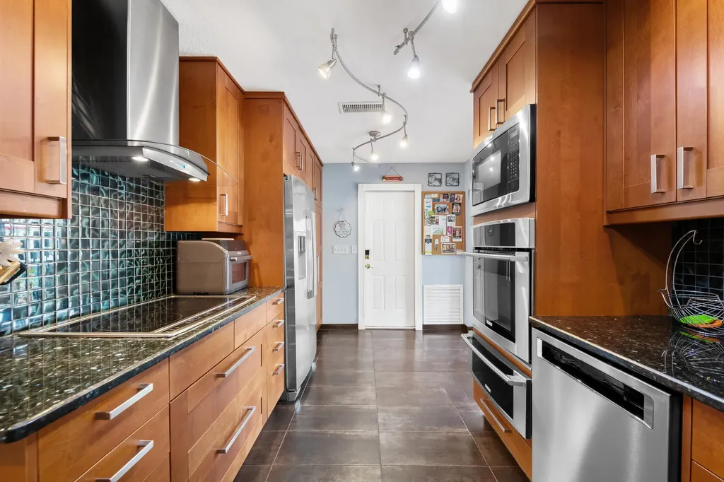 6816 NW 28th Terrace Fort Lauderdale FL 33309