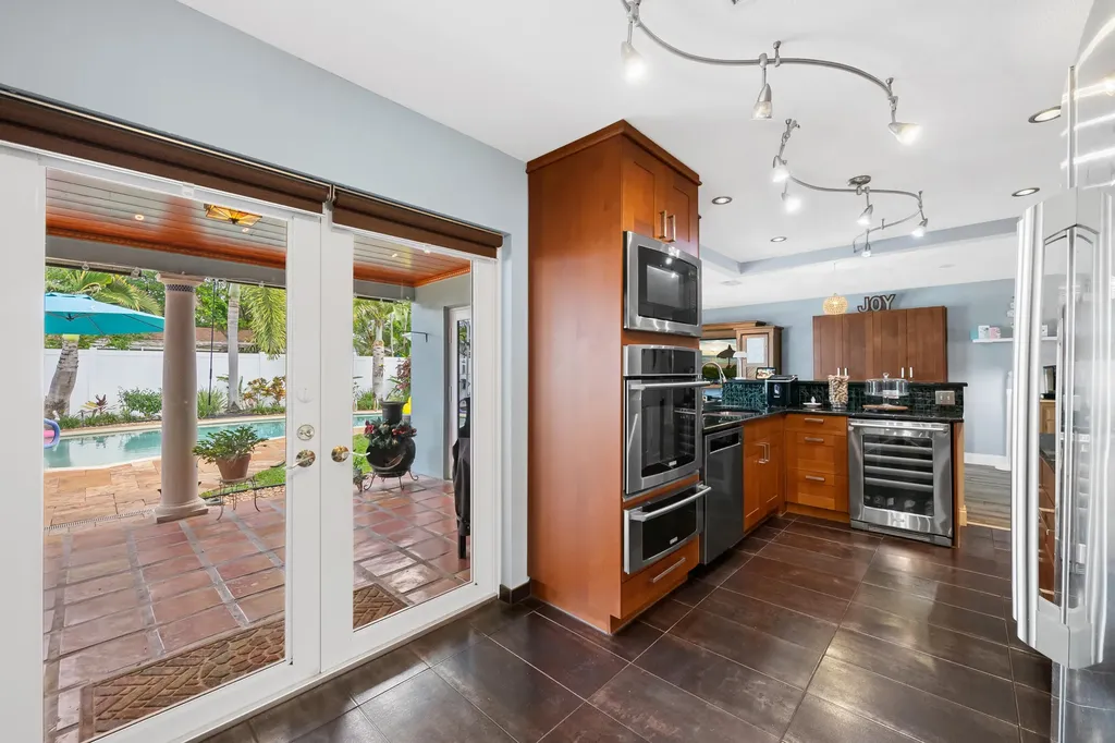 6816 NW 28th Terrace Fort Lauderdale FL 33309