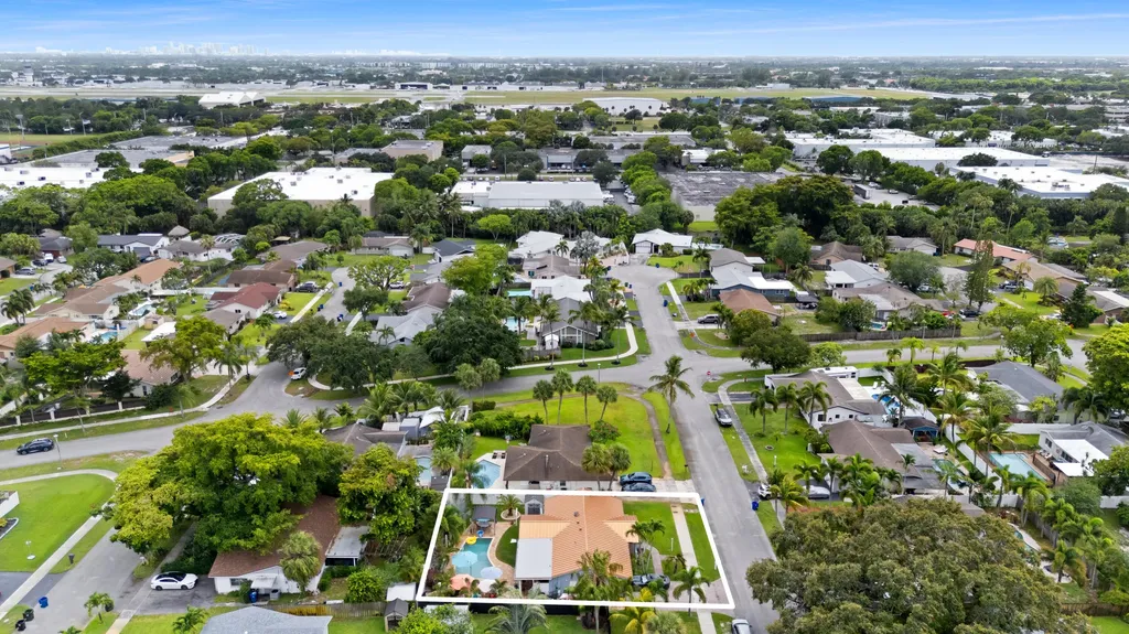 6816 NW 28th Terrace Fort Lauderdale FL 33309
