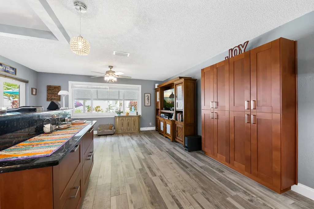 6816 NW 28th Terrace Fort Lauderdale FL 33309