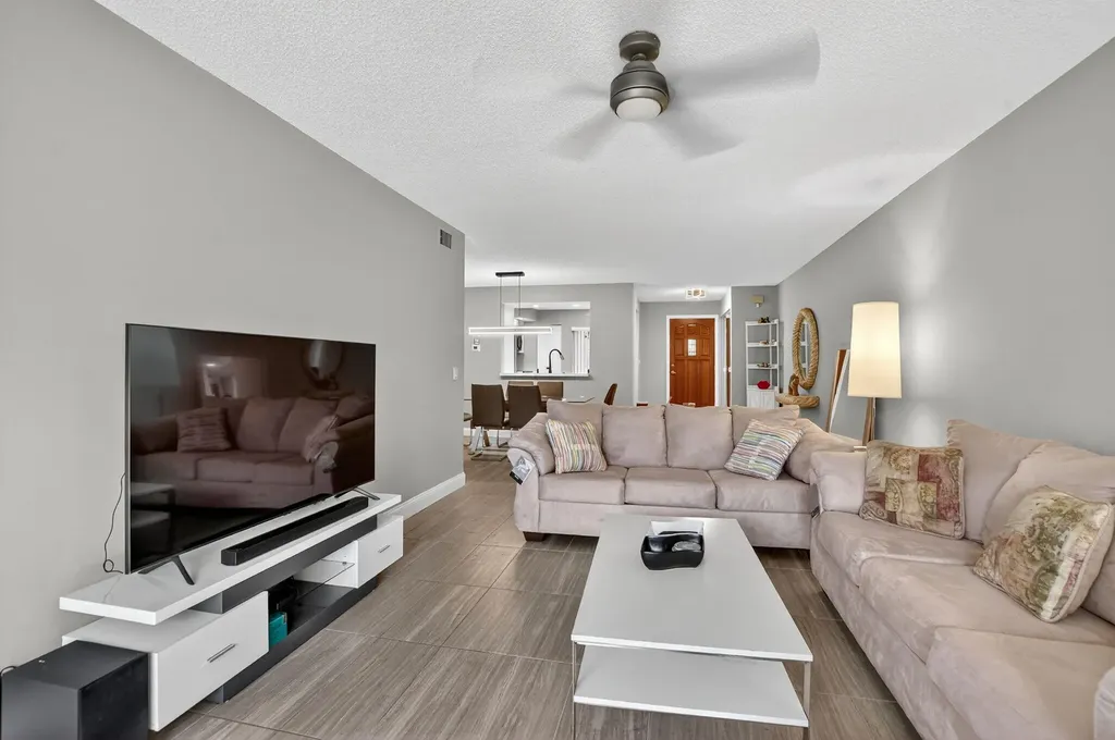 7773 La Mirada Drive Boca Raton FL 33433