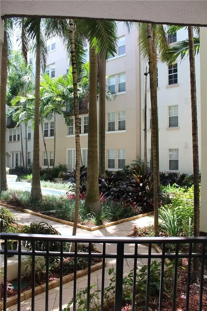 533 NE 3rd Avenue Fort Lauderdale FL 33301