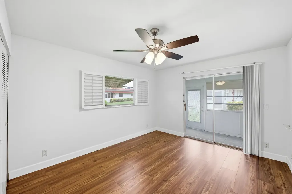28 Seville 'B' Delray Beach FL 33446