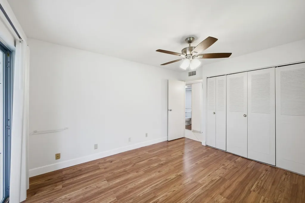 28 Seville 'B' Delray Beach FL 33446