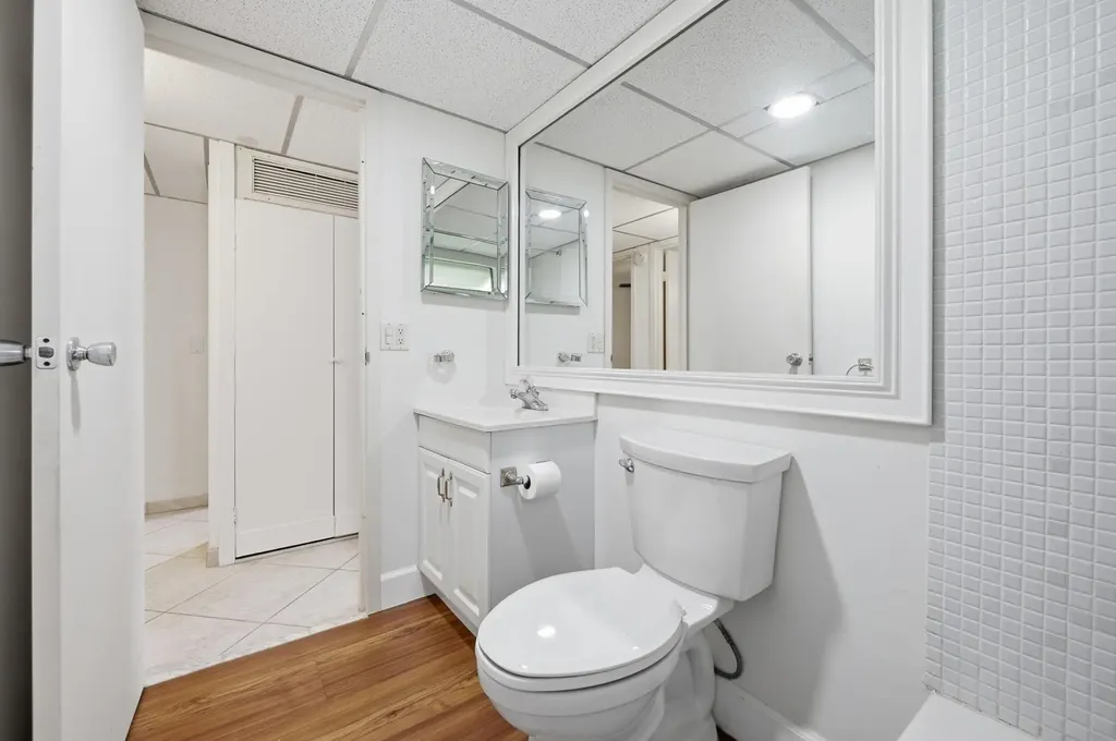 28 Seville 'B' Delray Beach FL 33446