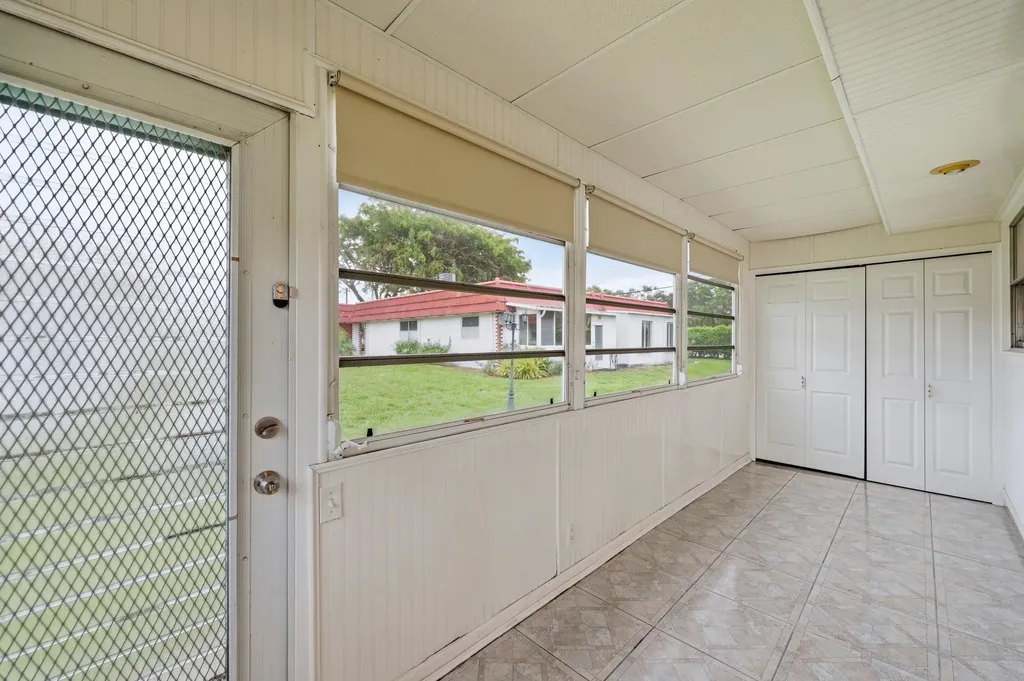 28 Seville 'B' Delray Beach FL 33446