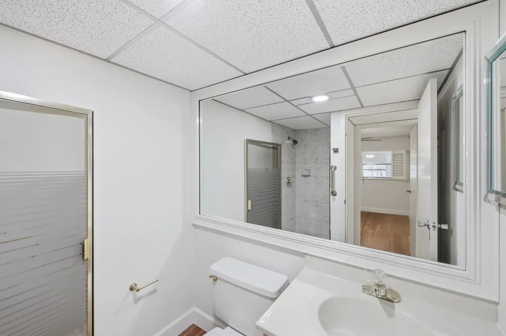 28 Seville 'B' Delray Beach FL 33446