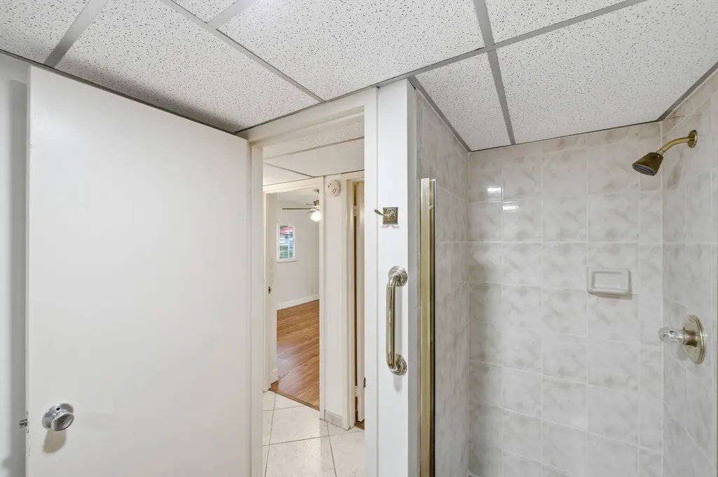 28 Seville 'B' Delray Beach FL 33446
