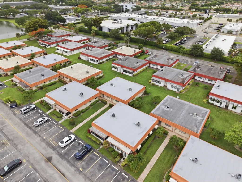 28 Seville 'B' Delray Beach FL 33446