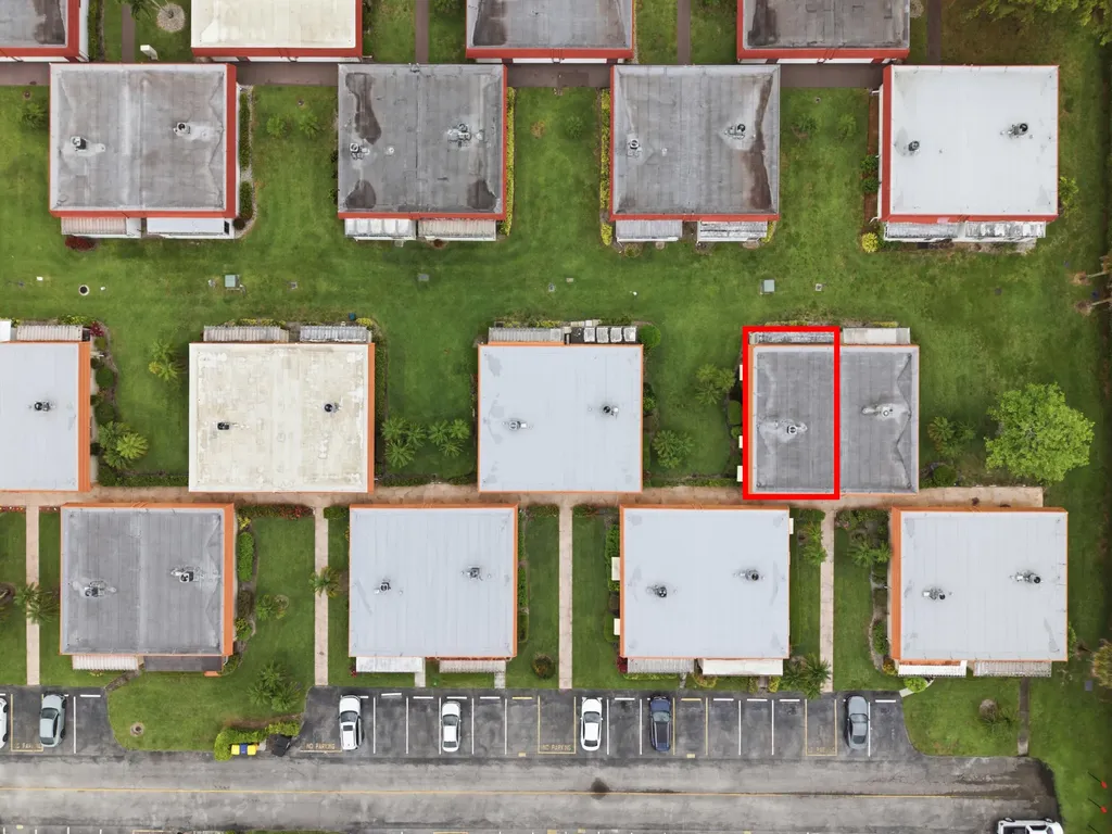 28 Seville 'B' Delray Beach FL 33446