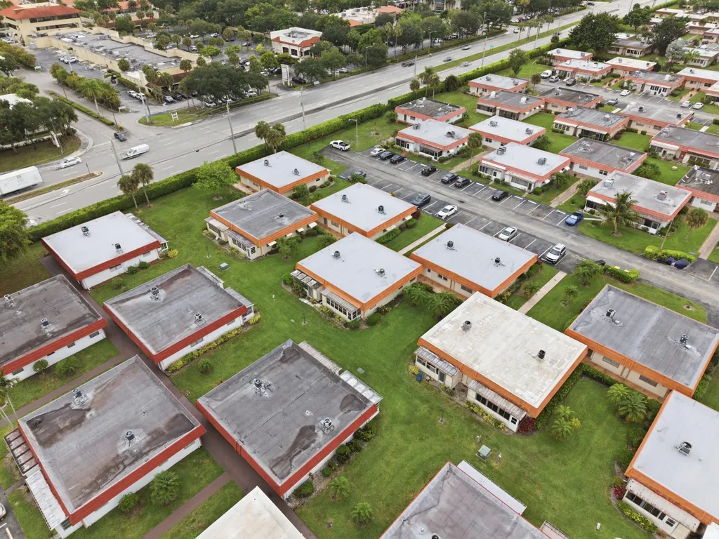 28 Seville 'B' Delray Beach FL 33446