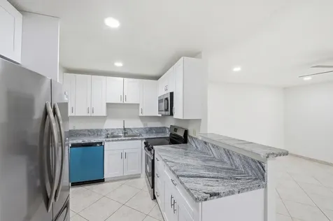 28 Seville 'B' Delray Beach FL 33446